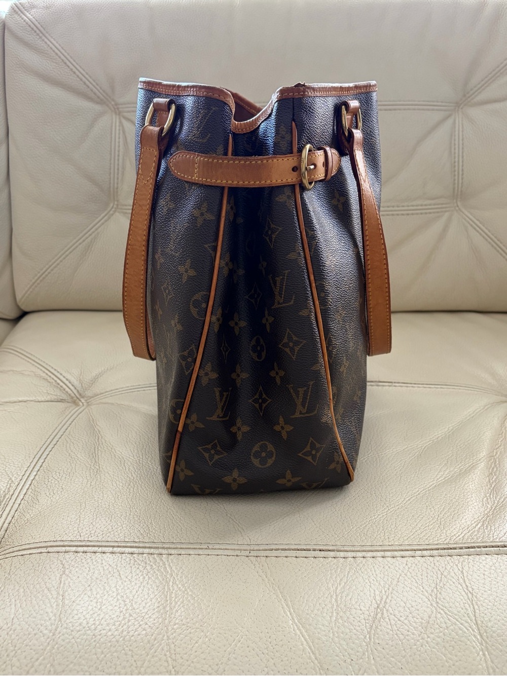 Louis Vuitton Batignolles
Vertical - Picture 2 of 14